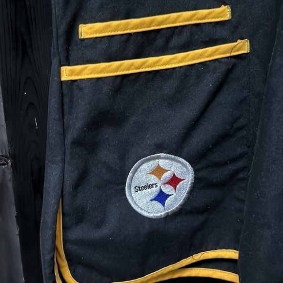 Nfl Team- Pittsburgh Steelers Scrub Shirt - Picture 2 of 6